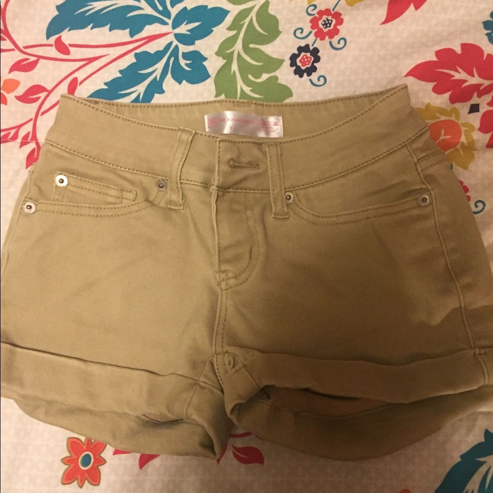 Unlisted clothing - Picture 3 of 4